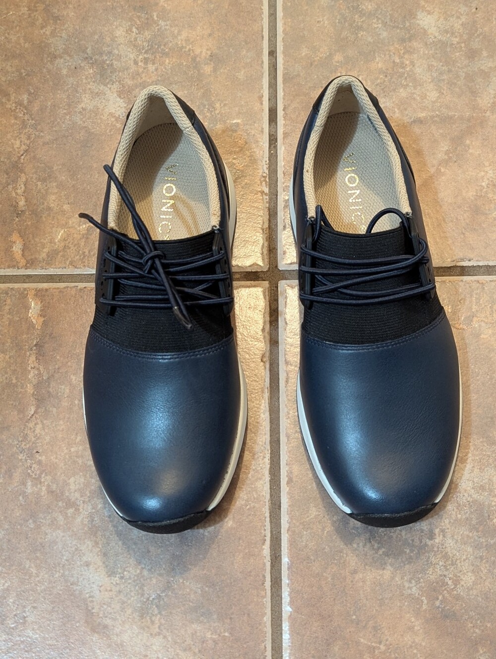 Vionic Women's Blue Leather Sneakers Size 6 W